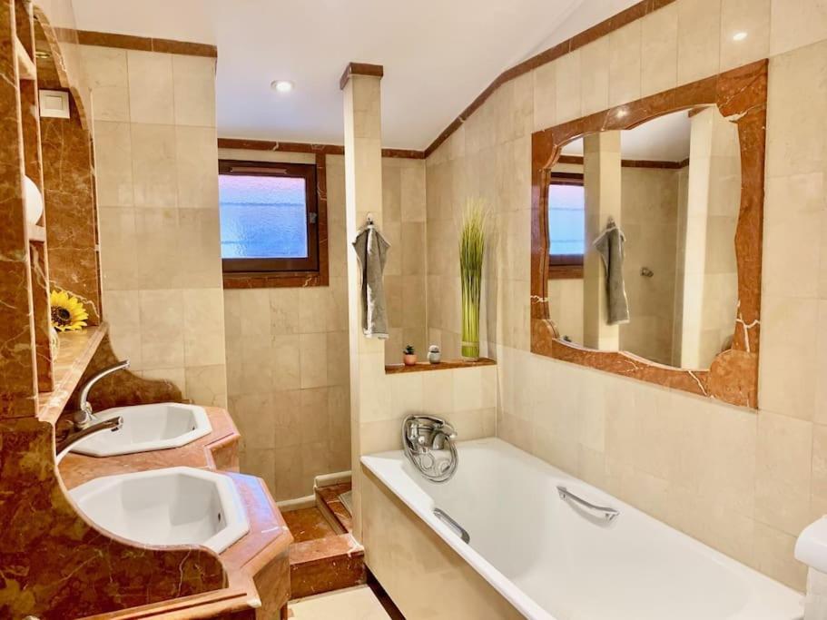 Villa 3 Bedrooms House - Garden - Parking, Center Near Paris And Orly Antony